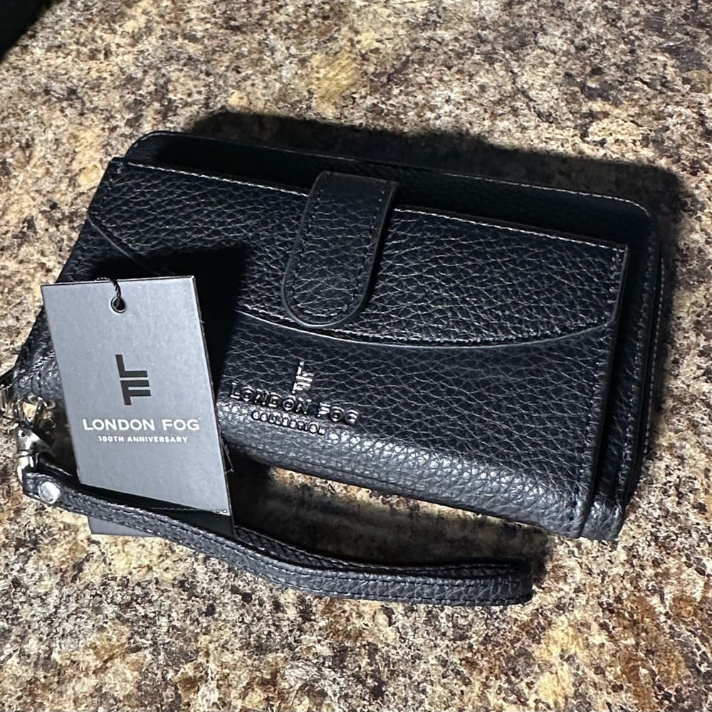 NWT - London Fog Black Felicity Phone Wallet/ Wristlet in Black